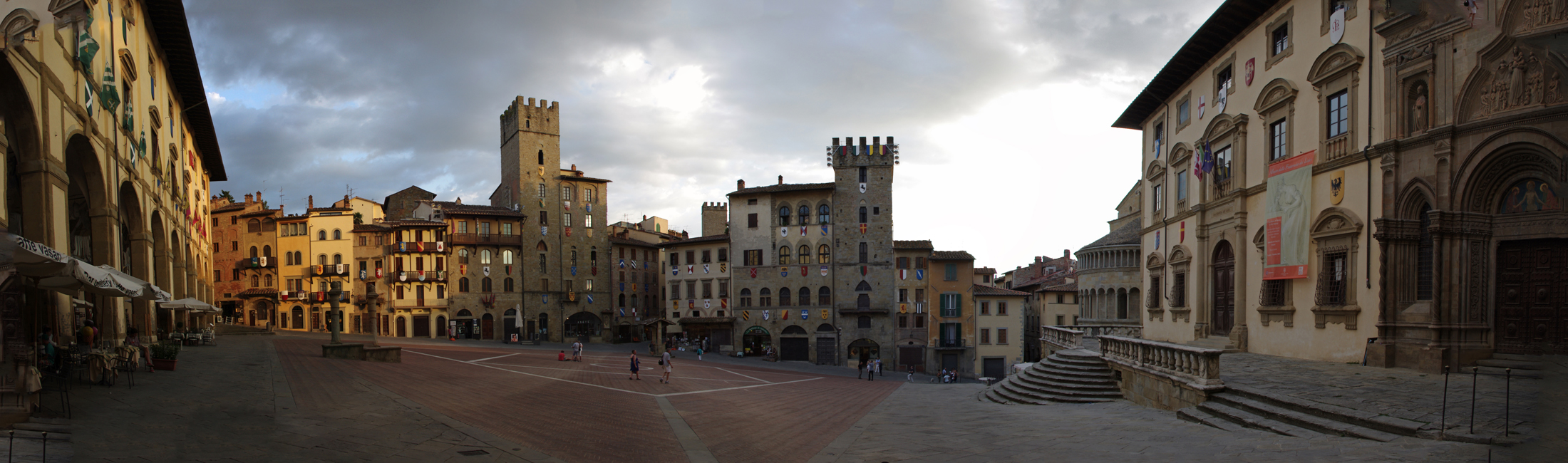 toscana2013-Montepulciano-Arezzo-IMGP4590-92_94-pan